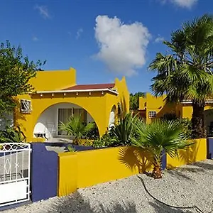 Yacht Club Apartahotel